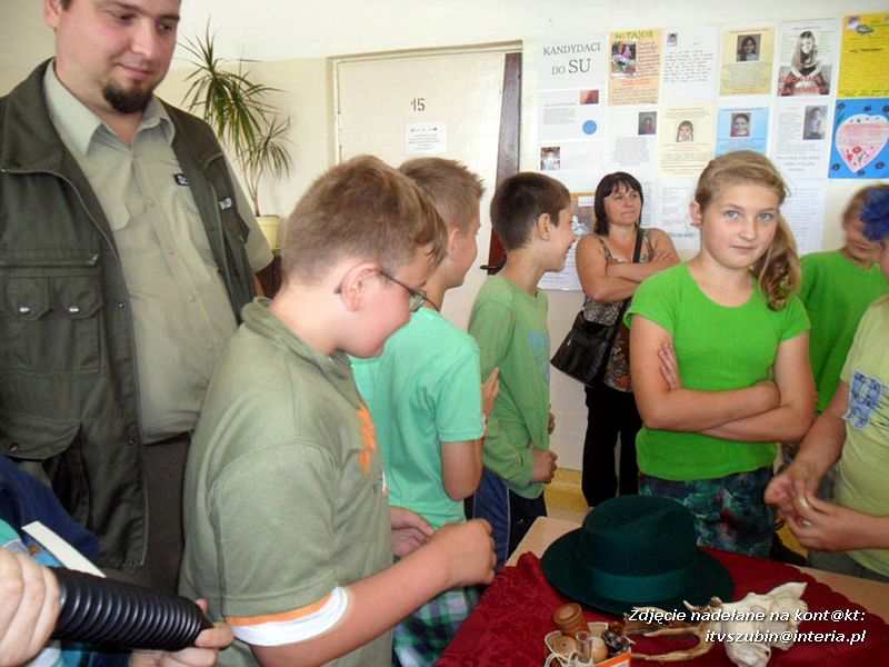 Wielki sukces SP Tur - myśliwi o ekologii i odznaka za zasługi dla łowiectwa dla nauczycielki przyrody!