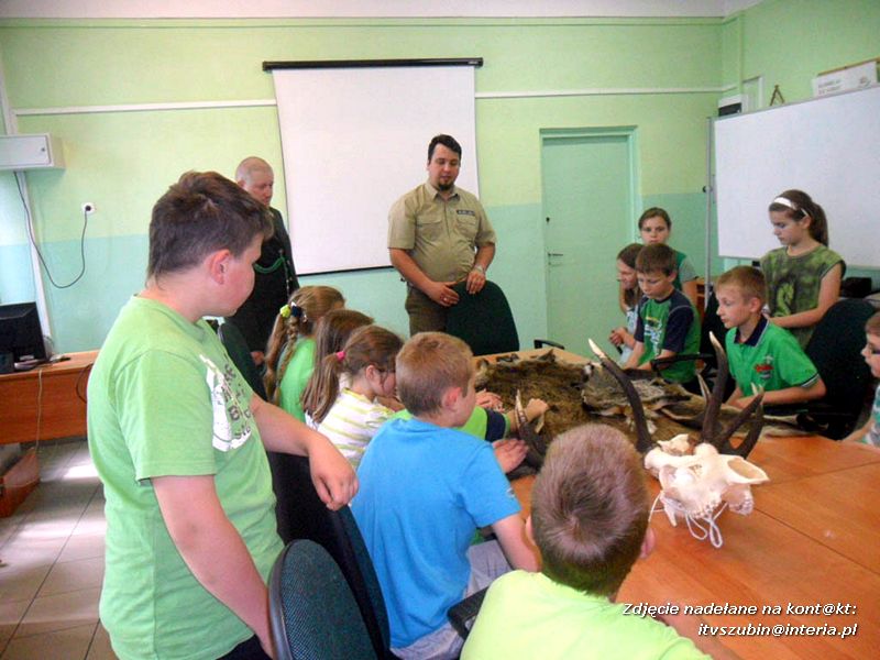 Wielki sukces SP Tur - myśliwi o ekologii i odznaka za zasługi dla łowiectwa dla nauczycielki przyrody!