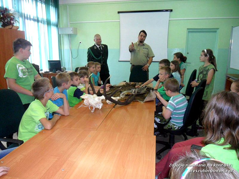 Wielki sukces SP Tur - myśliwi o ekologii i odznaka za zasługi dla łowiectwa dla nauczycielki przyrody!
