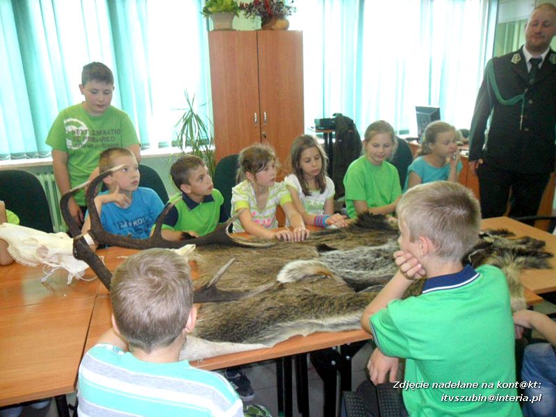 Wielki sukces SP Tur - myśliwi o ekologii i odznaka za zasługi dla łowiectwa dla nauczycielki przyrody!