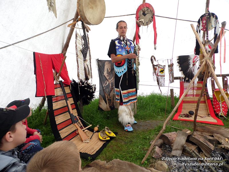 Przedszkolaki z Turu w wiosce indiańskiej