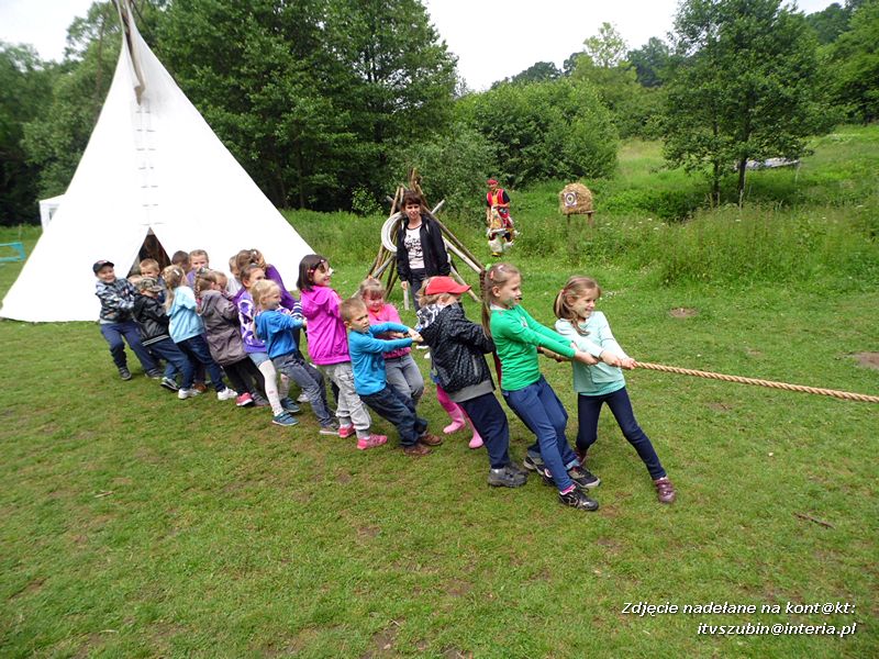 Przedszkolaki z Turu w wiosce indiańskiej