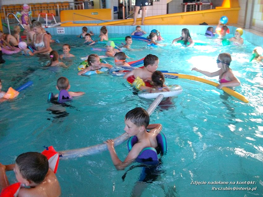 Maluchy z Królikowa na Basenie w Mogilnie