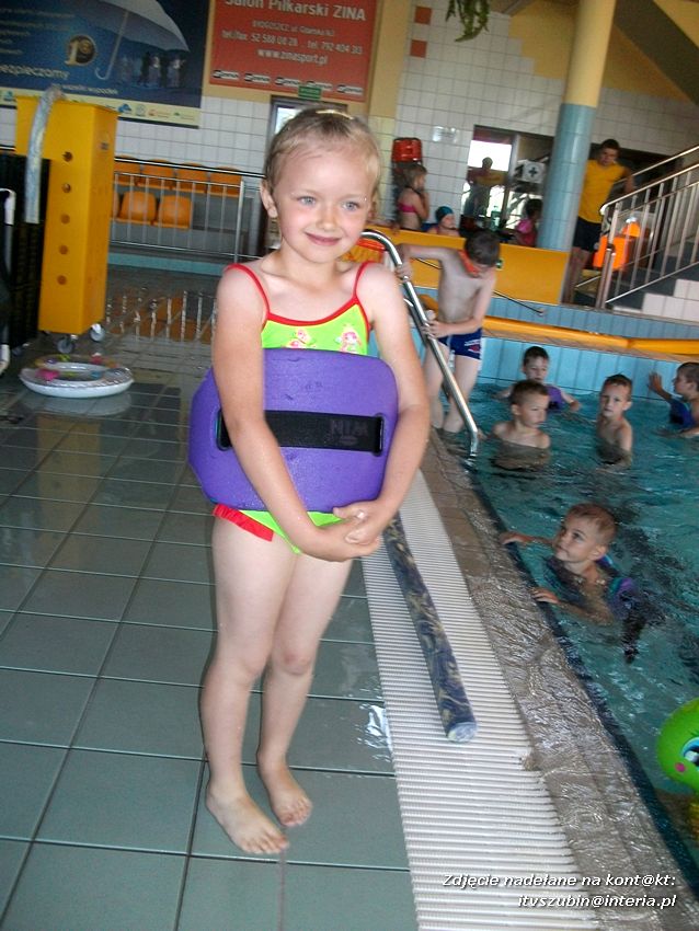 Maluchy z Królikowa na Basenie w Mogilnie