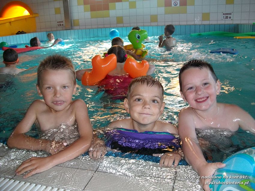 Maluchy z Królikowa na Basenie w Mogilnie