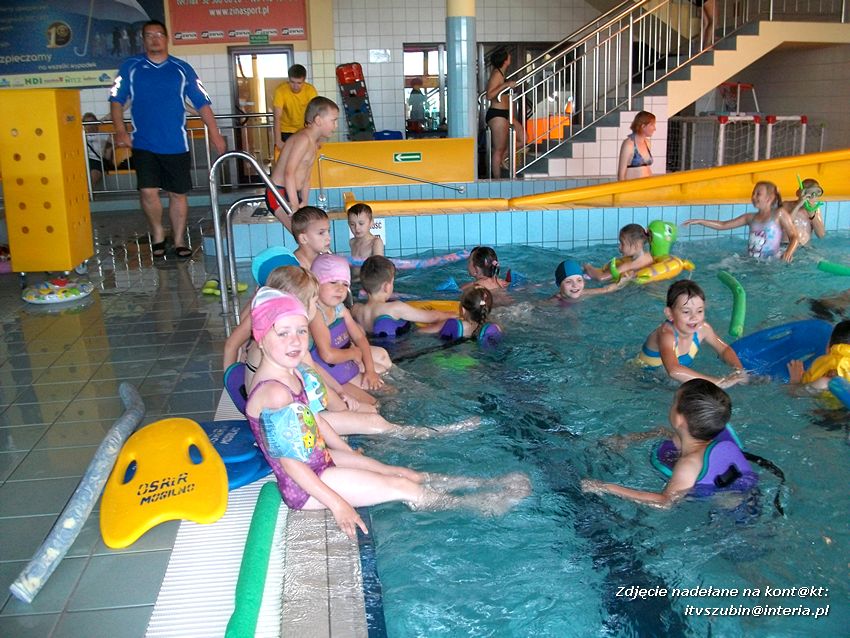 Maluchy z Królikowa na Basenie w Mogilnie