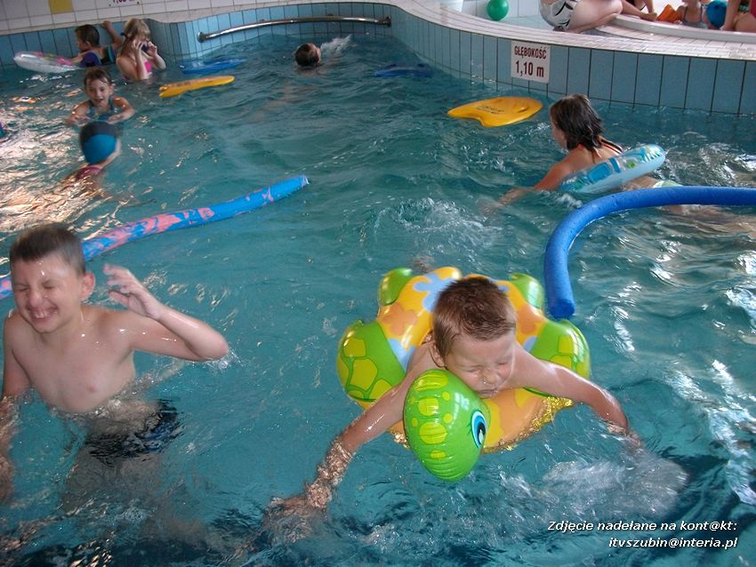 Maluchy z Królikowa na Basenie w Mogilnie