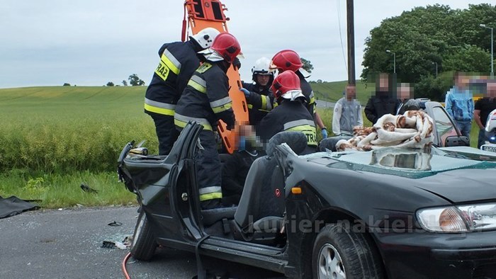 Zderzenie samochodów w Lubaszczu, dwie osoby trafiły do szpitala