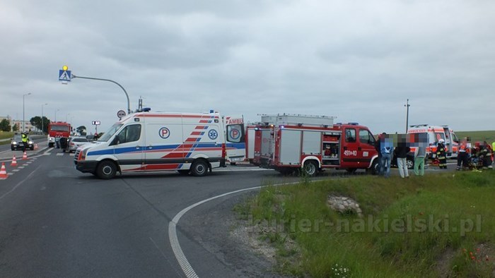 Zderzenie samochodów w Lubaszczu, dwie osoby trafiły do szpitala