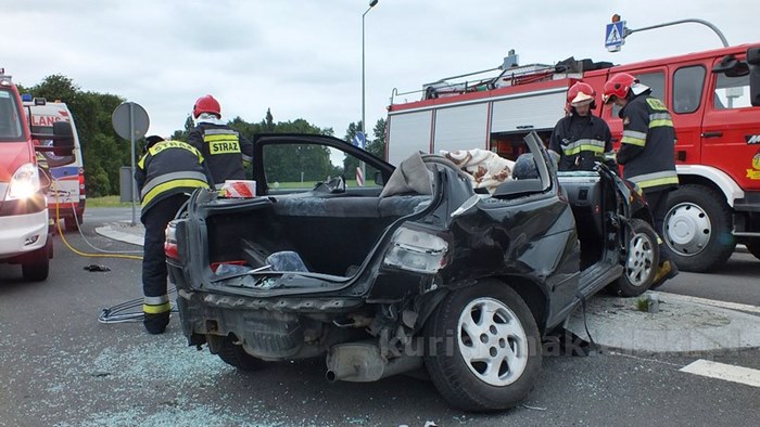 Zderzenie samochodów w Lubaszczu, dwie osoby trafiły do szpitala