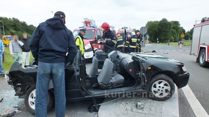 Zderzenie samochodów w Lubaszczu, dwie osoby trafiły do szpitala