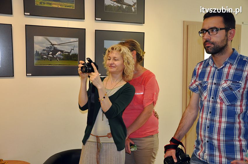 Bombowce, śmigłowce i samoloty szturmowe w bibliotece