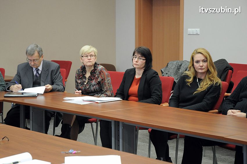 Szubińska dwójka już jesienią wzbogaci się o boisko wielofunkcyjne [FILM]