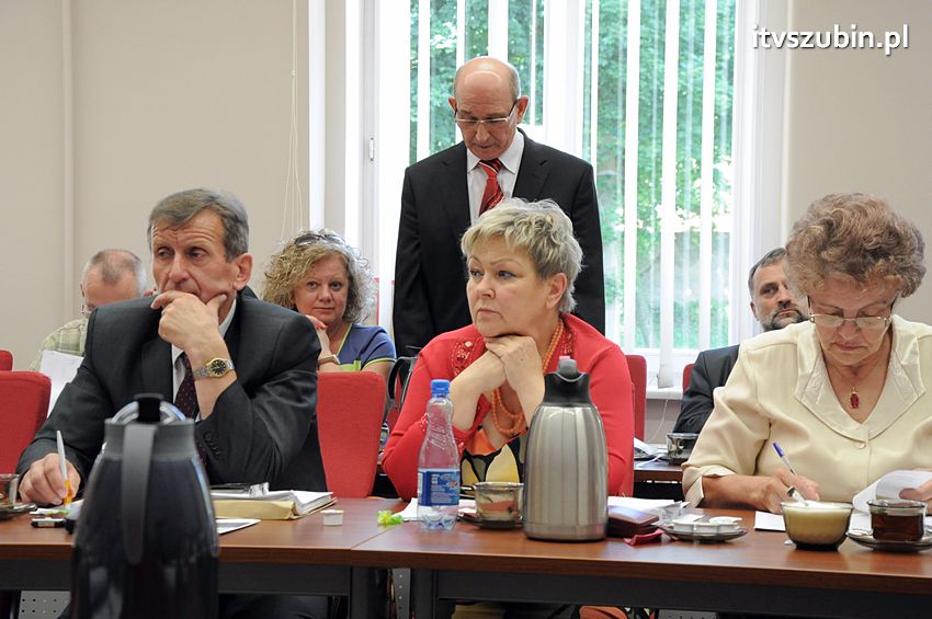 Szubińska dwójka już jesienią wzbogaci się o boisko wielofunkcyjne [FILM]