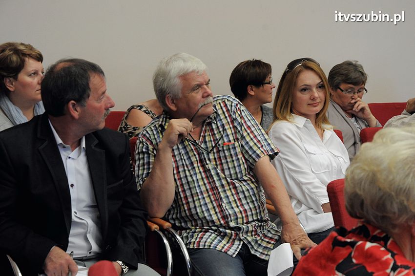 Szubińska dwójka już jesienią wzbogaci się o boisko wielofunkcyjne [FILM]