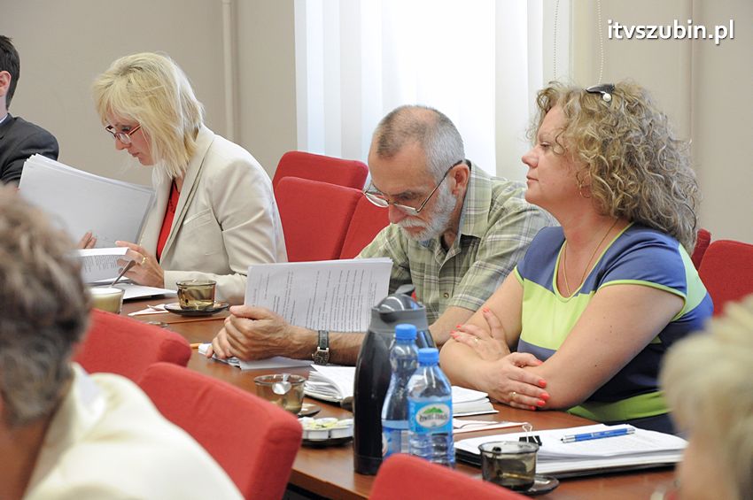 Szubińska dwójka już jesienią wzbogaci się o boisko wielofunkcyjne [FILM]