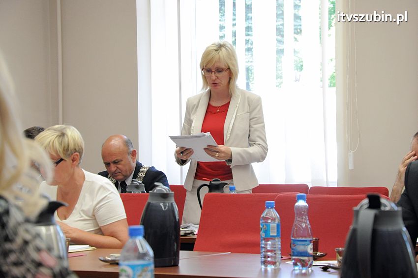 Szubińska dwójka już jesienią wzbogaci się o boisko wielofunkcyjne [FILM]