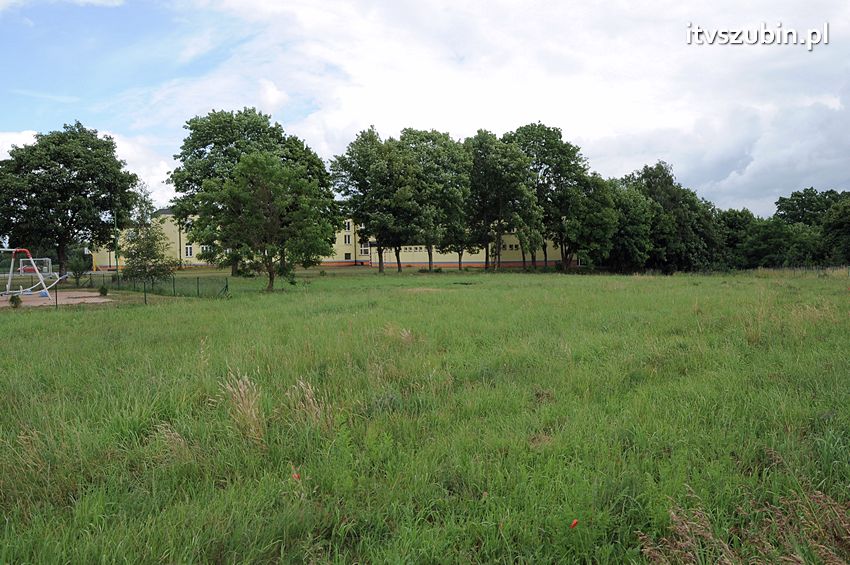 Szubińska dwójka już jesienią wzbogaci się o boisko wielofunkcyjne [FILM]