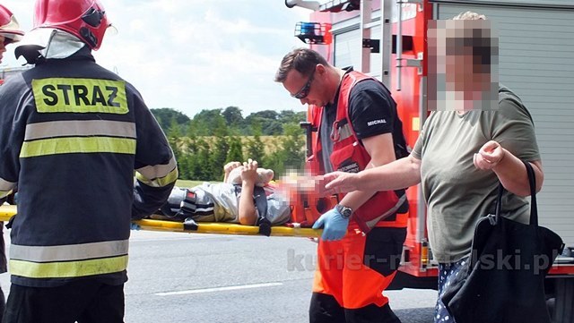 Zderzenie samochodów w Sadkach, dwoje dzieci w szpitalu