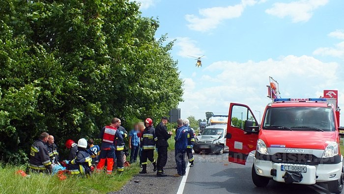 Zderzenie samochodów w Sadkach, dwoje dzieci w szpitalu