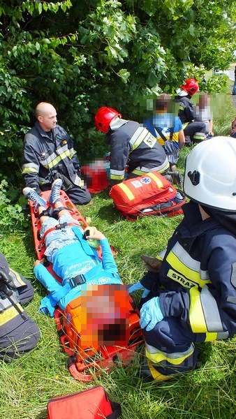 Zderzenie samochodów w Sadkach, dwoje dzieci w szpitalu