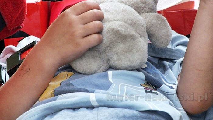 Zderzenie samochodów w Sadkach, dwoje dzieci w szpitalu