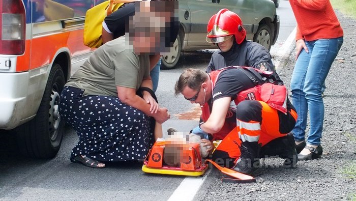 Zderzenie samochodów w Sadkach, dwoje dzieci w szpitalu