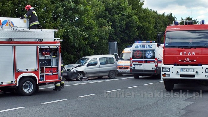 Zderzenie samochodów w Sadkach, dwoje dzieci w szpitalu
