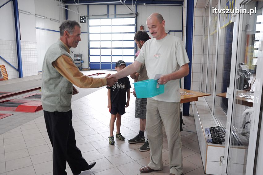 Nagrody dla klientów OSKP Moto-Centrum rozdane za miesiąc czerwiec