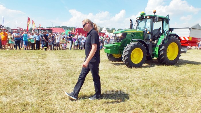 Parada ciągników i pokaz praktyczny możliwości maszyn rolniczych w Minikowie