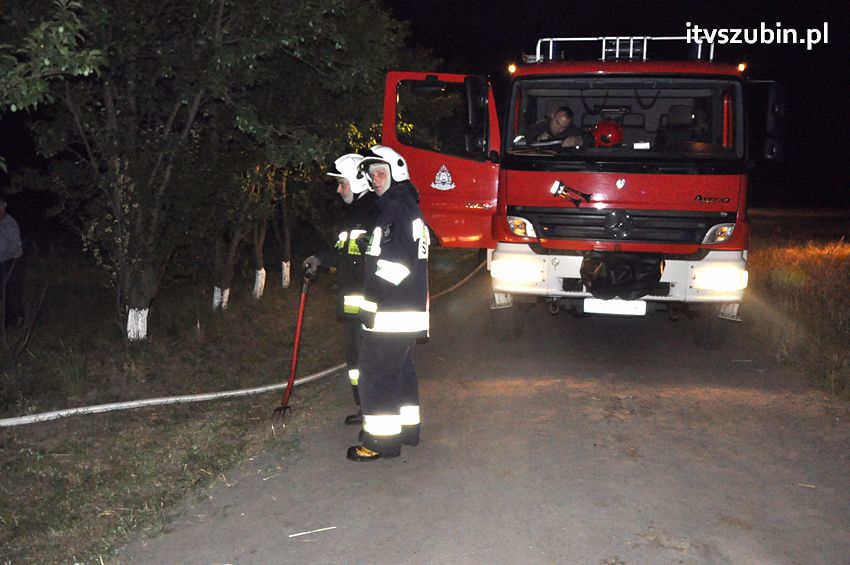 Pożar balotów w Żędowie