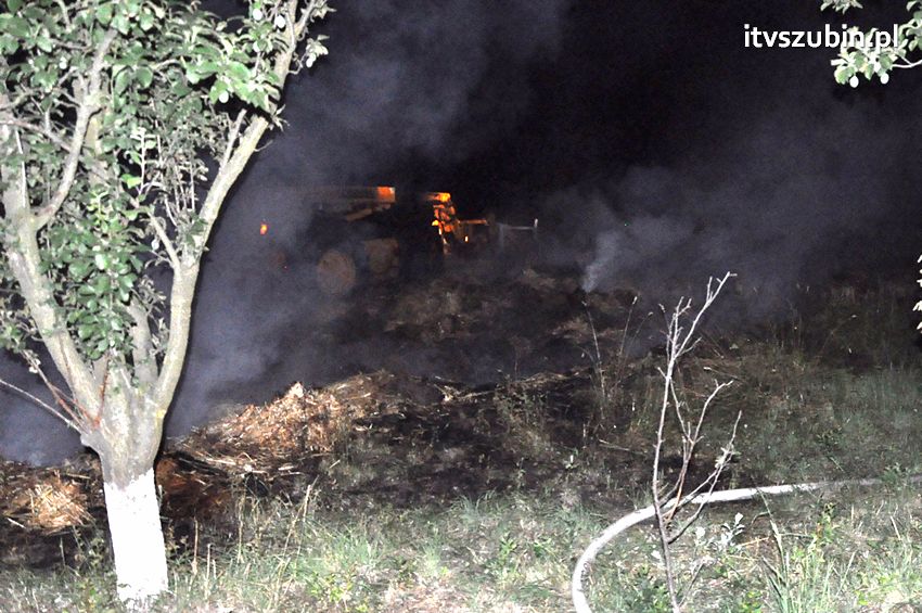 Pożar balotów w Żędowie