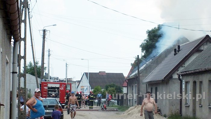 Spłonęło poddasze z dachem budynku mieszkalnego w Paterku