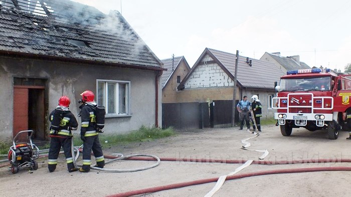 Spłonęło poddasze z dachem budynku mieszkalnego w Paterku
