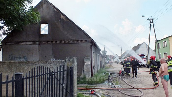 Spłonęło poddasze z dachem budynku mieszkalnego w Paterku
