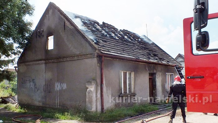 Spłonęło poddasze z dachem budynku mieszkalnego w Paterku