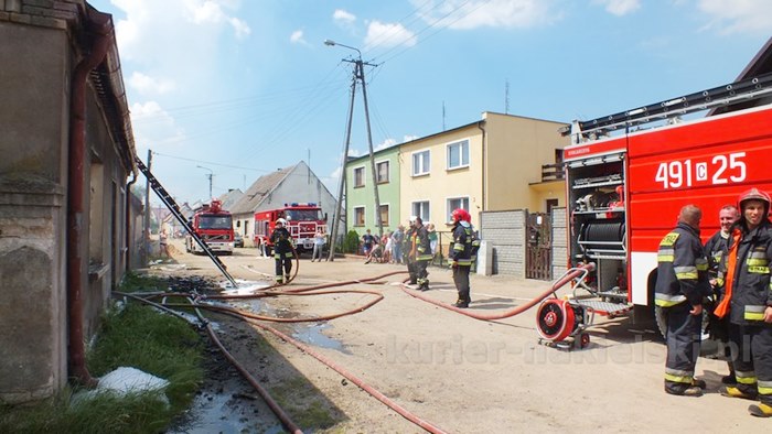 Spłonęło poddasze z dachem budynku mieszkalnego w Paterku