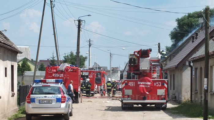 Spłonęło poddasze z dachem budynku mieszkalnego w Paterku