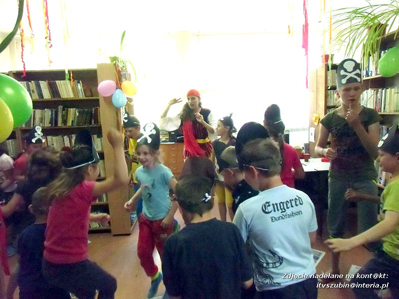 Piracka noc w bibliotece w Chomętowie