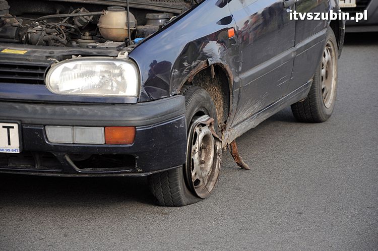 Golf kontra Peugeot w Małych Rudach