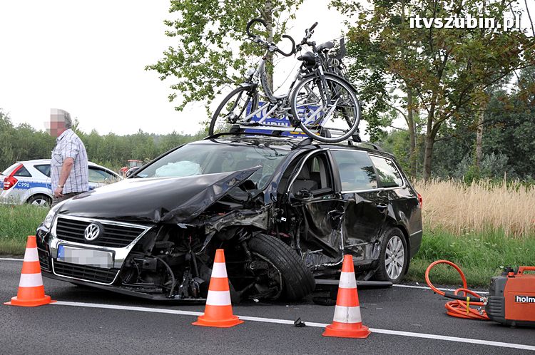 Kolizja osobówki z Tirem w Łachowie