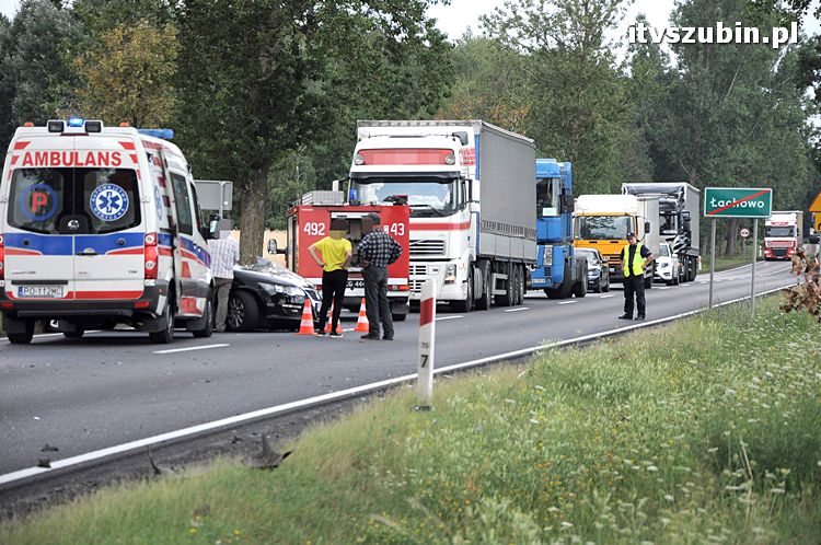Kolizja osobówki z Tirem w Łachowie