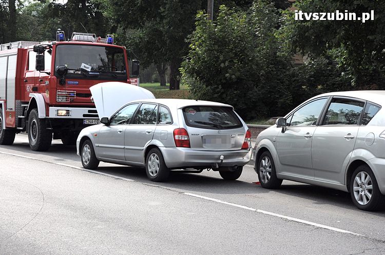 Kolizja trzech osobówek w Szubinie