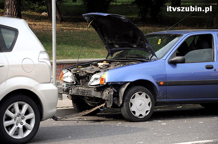 Kolizja trzech osobówek w Szubinie