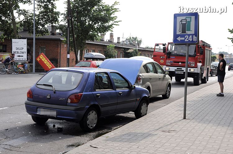 Kolizja trzech osobówek w Szubinie