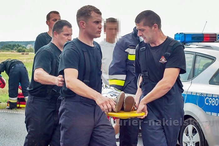 Dwie 25 letnie osoby jadące motocyklem trafiły do szpitala