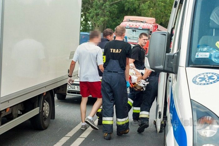 Dwie 25 letnie osoby jadące motocyklem trafiły do szpitala