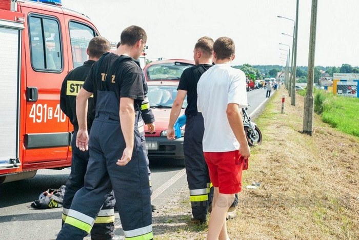 Dwie 25 letnie osoby jadące motocyklem trafiły do szpitala