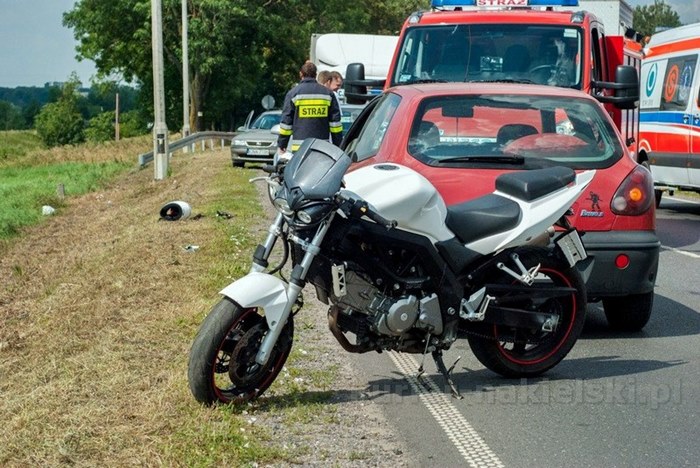 Dwie 25 letnie osoby jadące motocyklem trafiły do szpitala