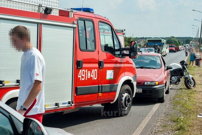Dwie 25 letnie osoby jadące motocyklem trafiły do szpitala